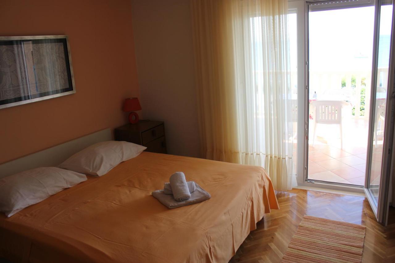 Omis Apartmani Mouse Buitenkant foto