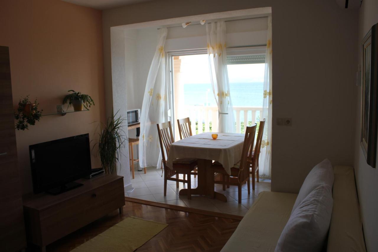 Omis Apartmani Mouse Buitenkant foto