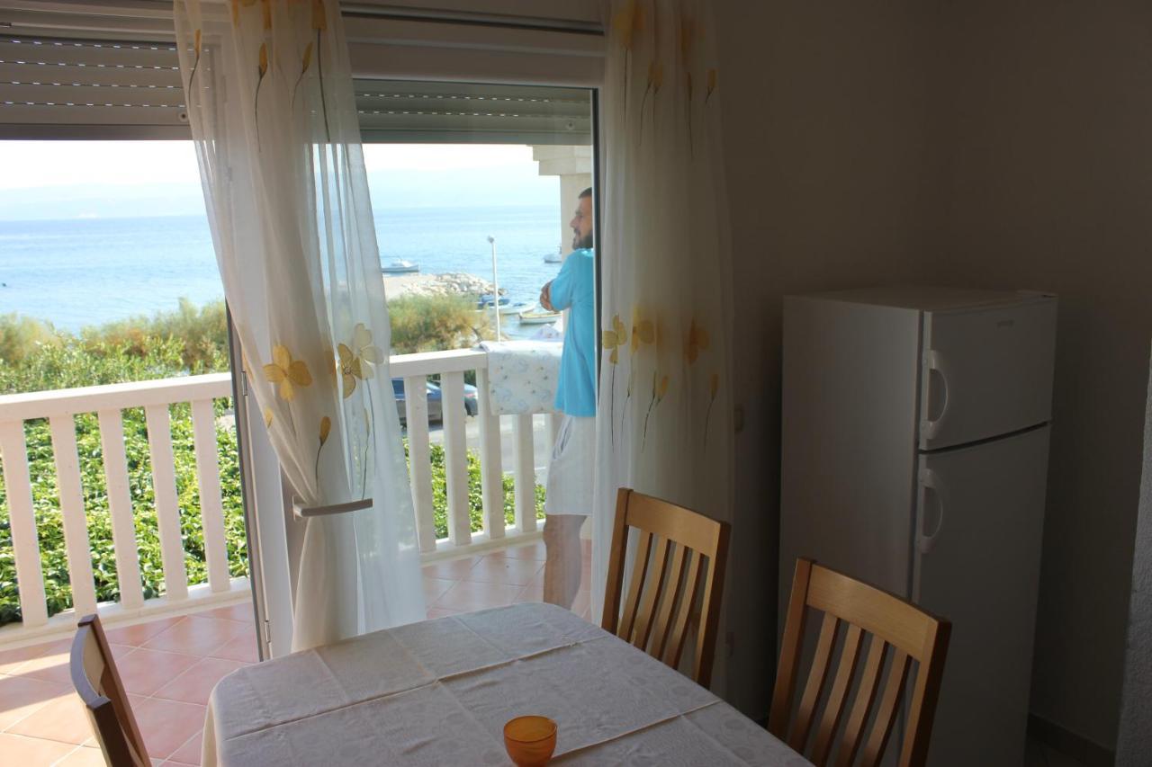 Omis Apartmani Mouse Buitenkant foto