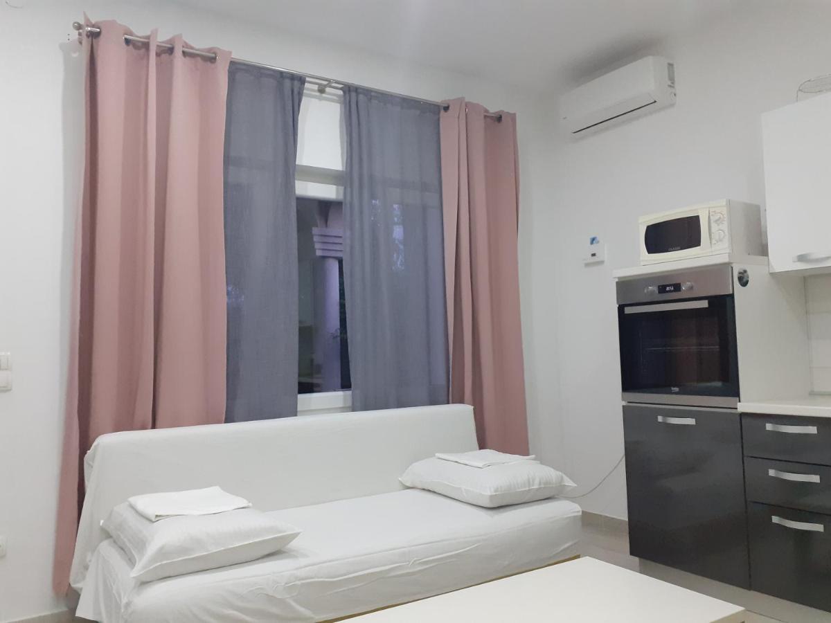 Omis Apartmani Mouse Buitenkant foto