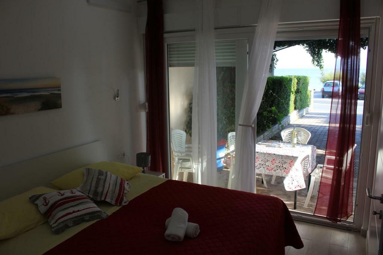 Omis Apartmani Mouse Buitenkant foto