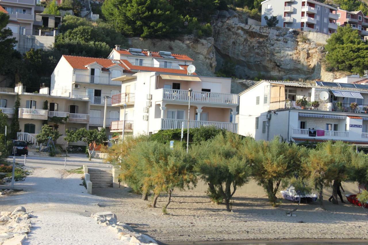Omis Apartmani Mouse Buitenkant foto